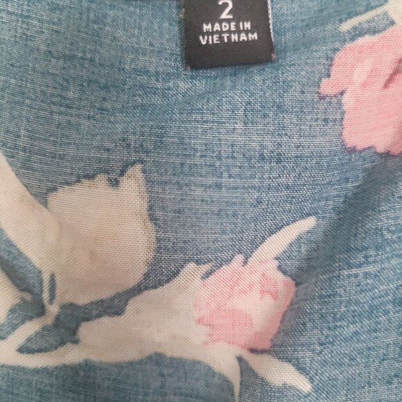 Torrid size 2 Y Neck Smocked Waist Maxi Dress in Blue Floral - Picture 4 of 5